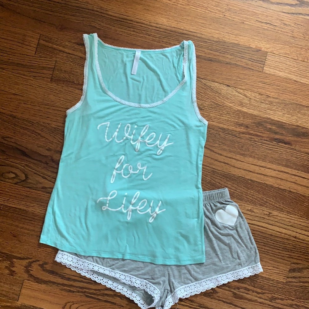Love Peace Lounge Wifey for Lifey PJ set women’s M